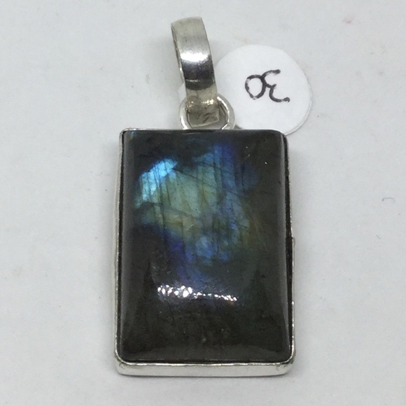 Labradorite Pendant - Picture 1 of 1